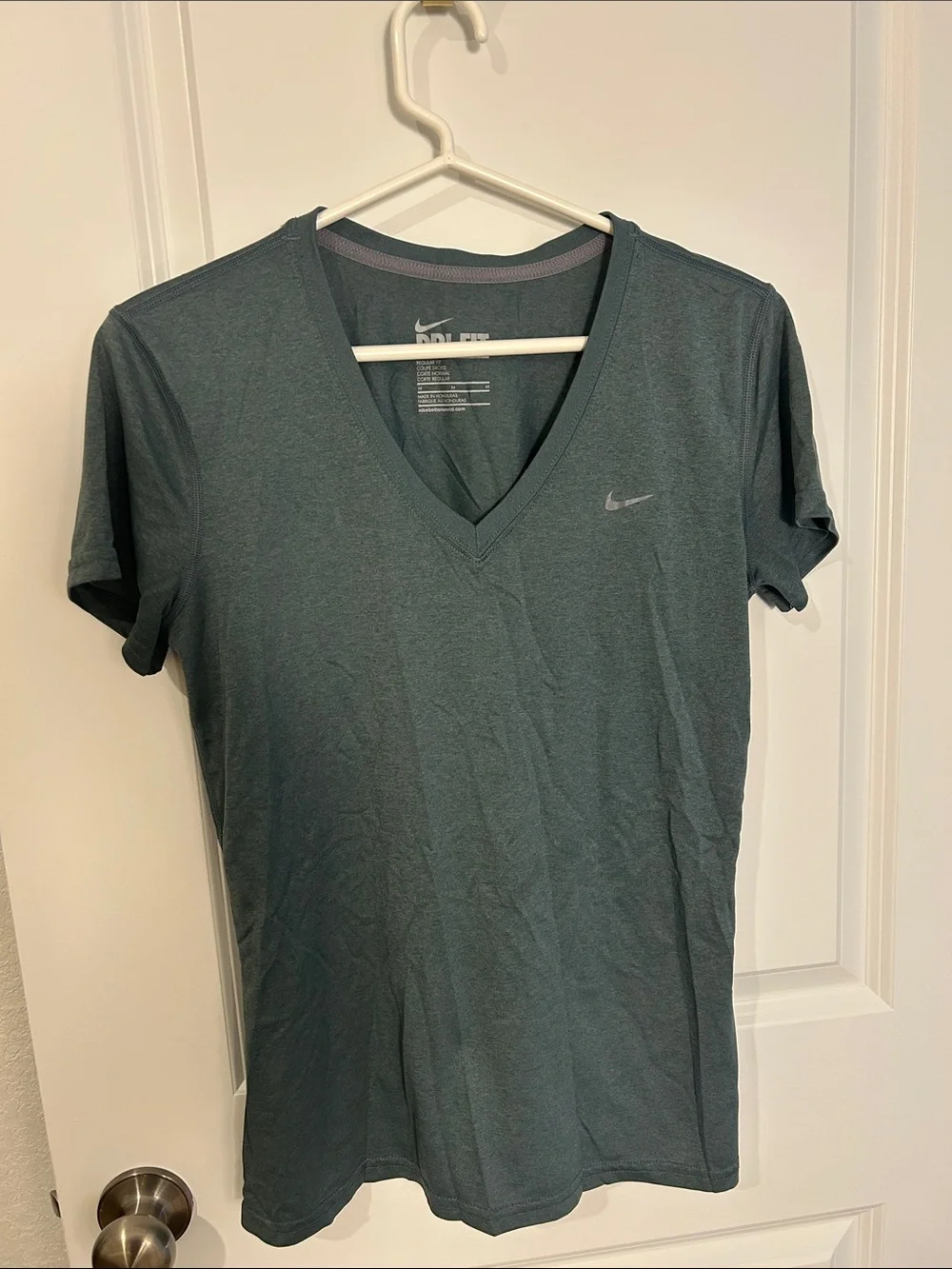 Nike Men’s V-Neck Short Sleeve Shirt - Teal